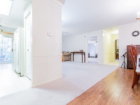 4th image of 920 Guelbreth Ln APT 203