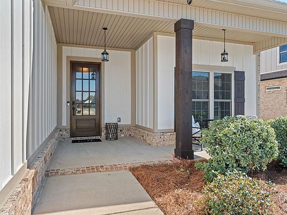 3rd image of 200 Perth Ct