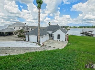 7922 False River Rd, Oscar, LA 70762