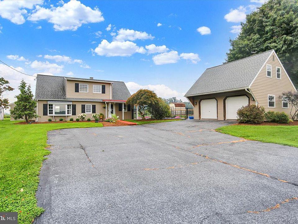 1st image of 512 E Rosebud Rd