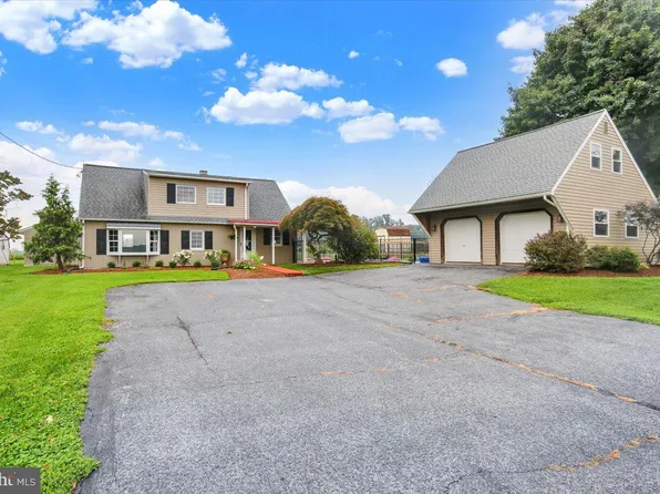 512 E Rosebud Rd, Myerstown, PA 17067
