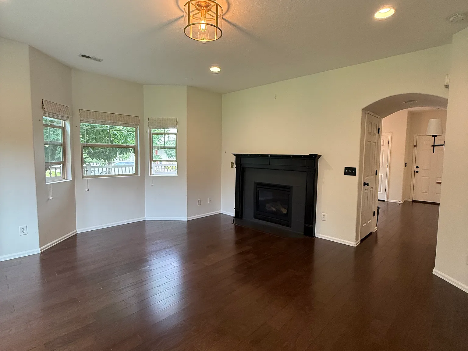 10601 S Topview Rd — Photo 3