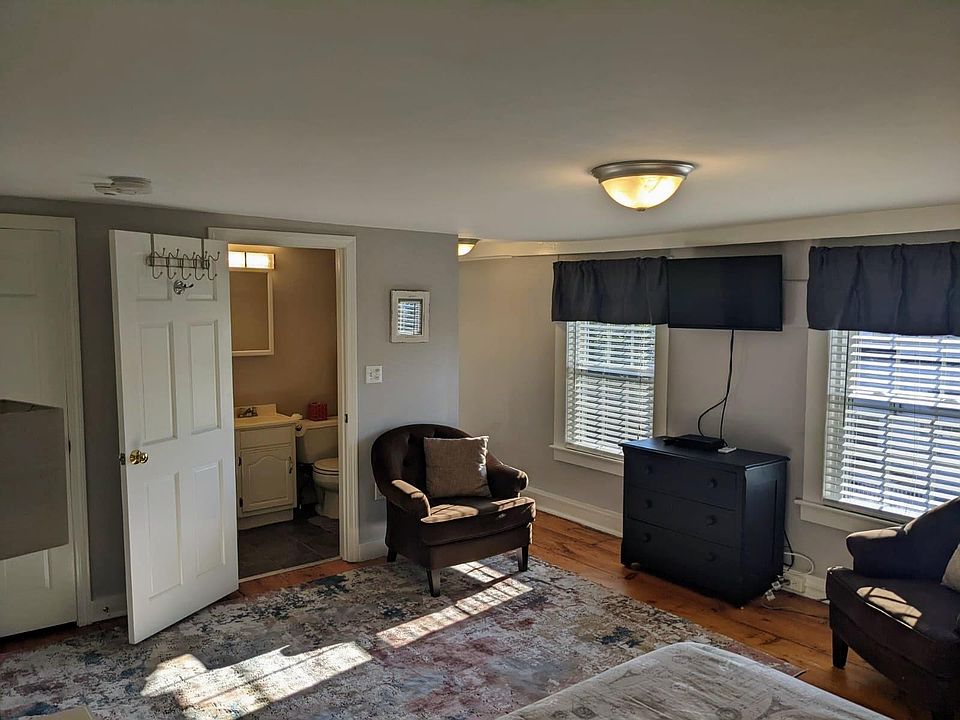 1st image of 32 Market St #9
