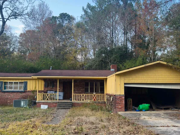 464 Green Tree Dr, Talladega, AL 35160