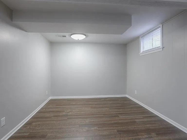 6725 NW Hilldale Dr — Photo 34