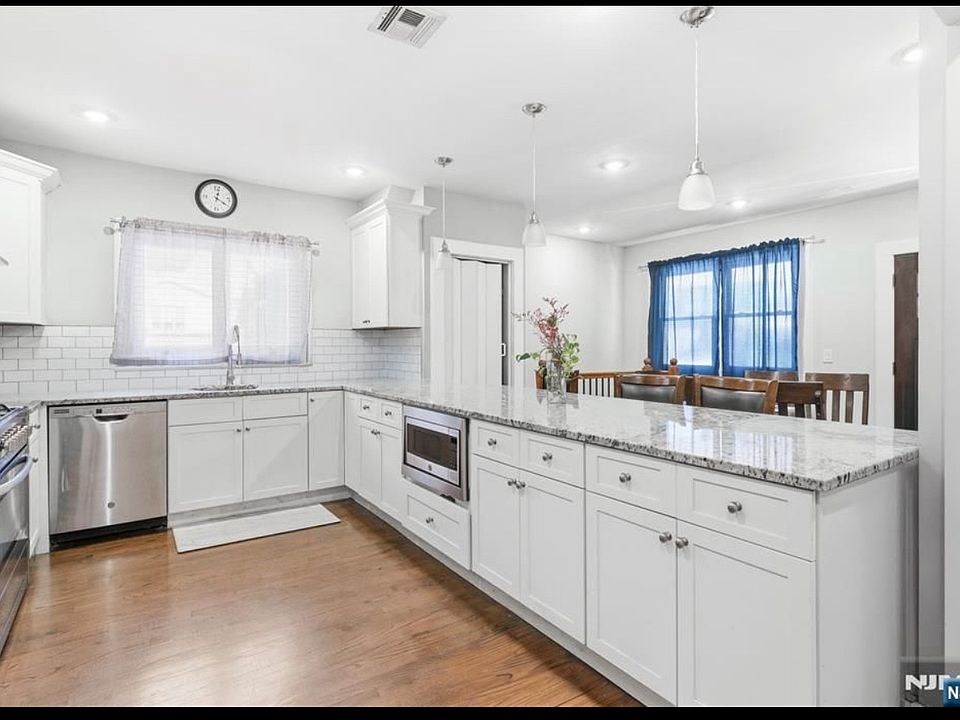 1st image of 109 S Midland Ave Floor 1