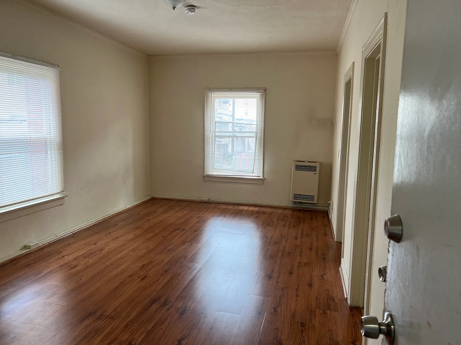 Studio, 500 sqft, $1,349 — Photo 3