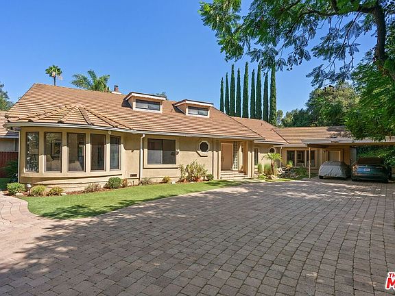 2nd image of 4054 Harclare Ln