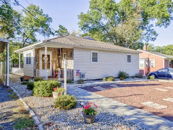 16 Garrabrant Rd, Clifton City, NJ 07013