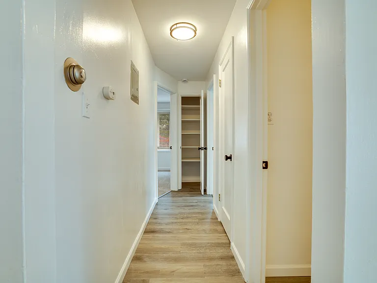 1416 N Cedar St — Photo 16
