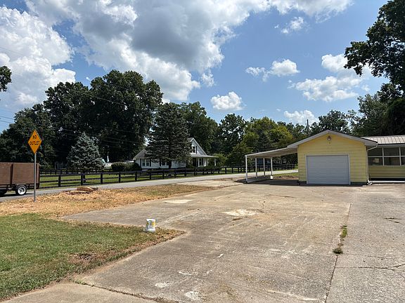 3rd image of 7209 Lucille Ave #1