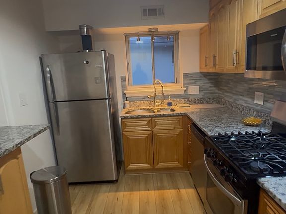 4th image of 11350 Cherry Hill Rd Unit 301
