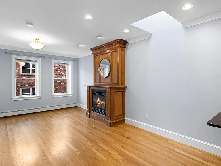 150 Salem St #4 — Photo 4