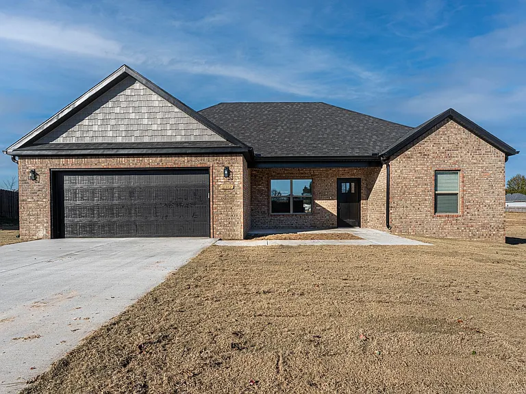 2312 John Montgomery Cir — Photo 3