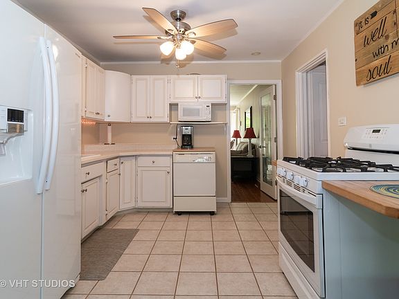 4th image of 1014 Portsmouth Ave
