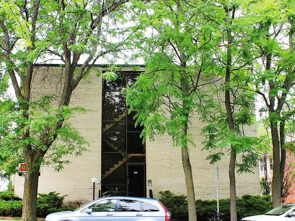 2nd image of 502 E Main St APT 6B