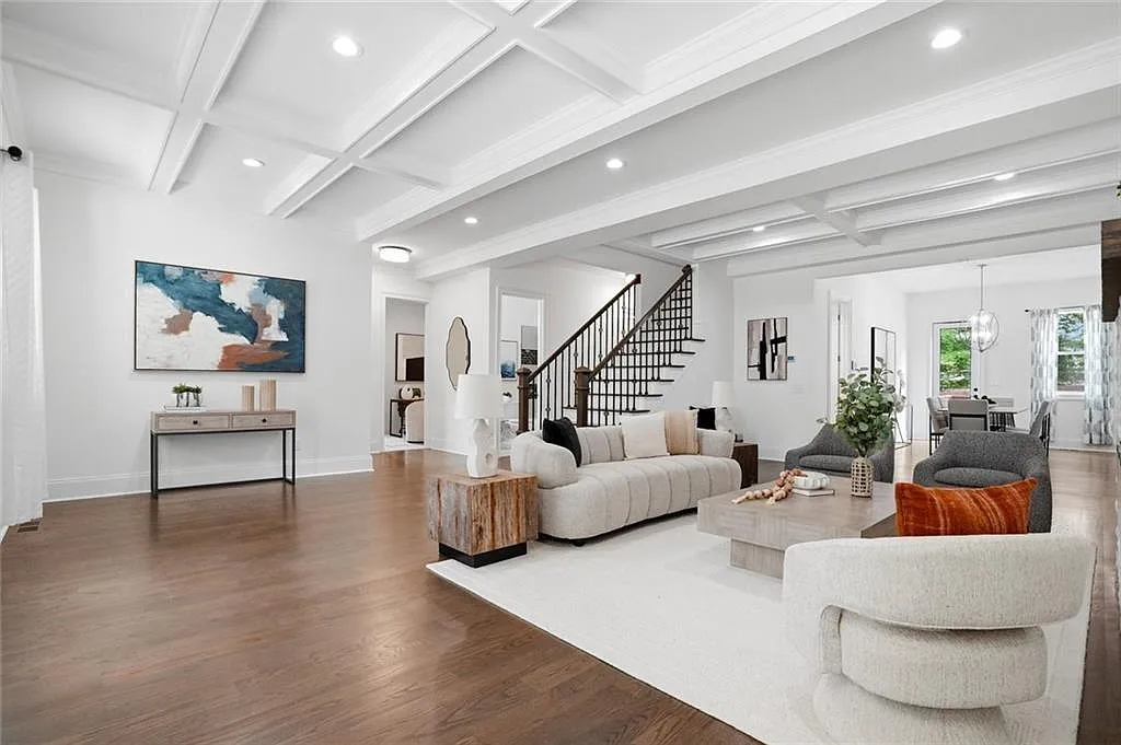 6 bed, 6.5 bath, 4443 sqft, $5,500 — Photo 3