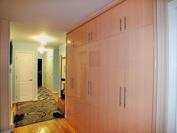 2nd image of 2372 Burnett St #2A