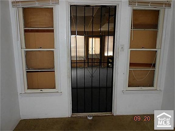 4th image of 10605 S Manhattan Pl