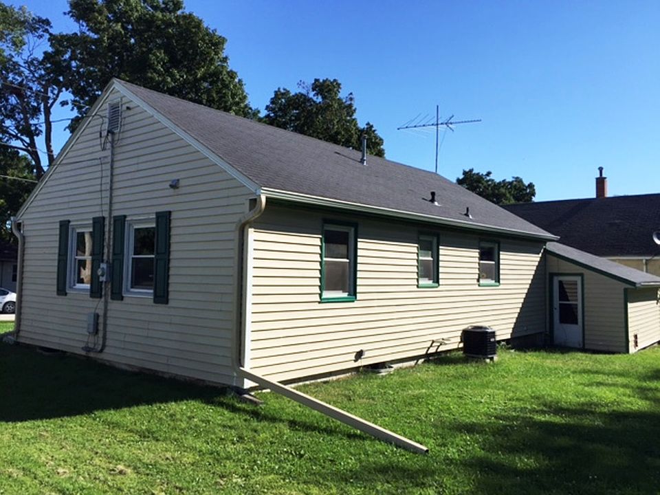 2nd image of 515 Madison St
