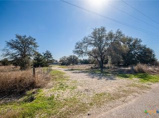 1139 E Old Hallettsville Rd, Flatonia, TX 78941