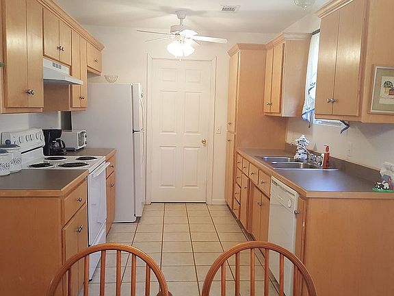Kitchen with lots of storage