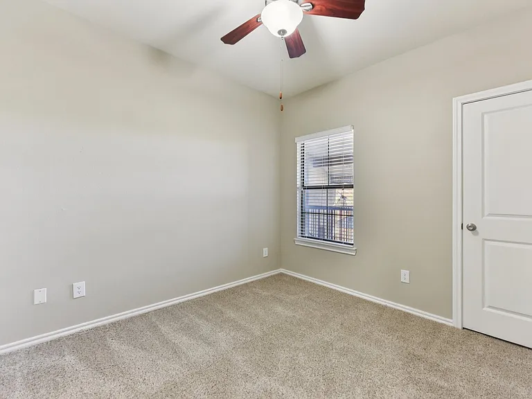 Waters Edge Apartment Homes — Photo 135