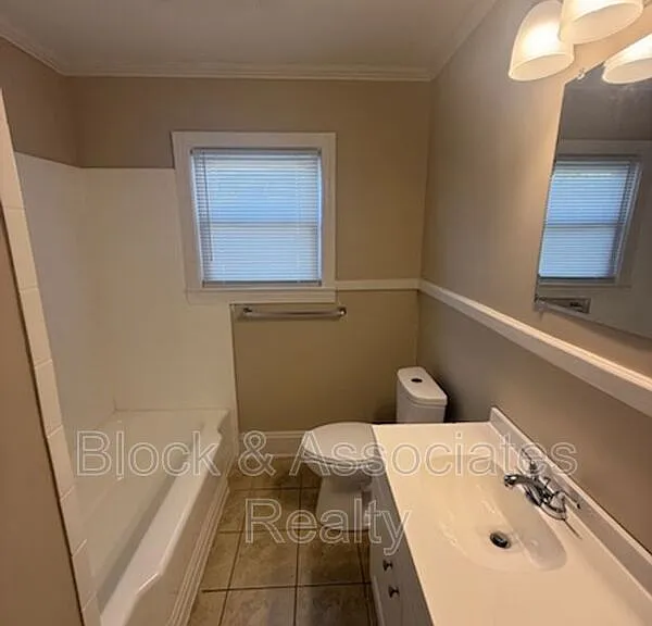720 S Main St — Photo 6