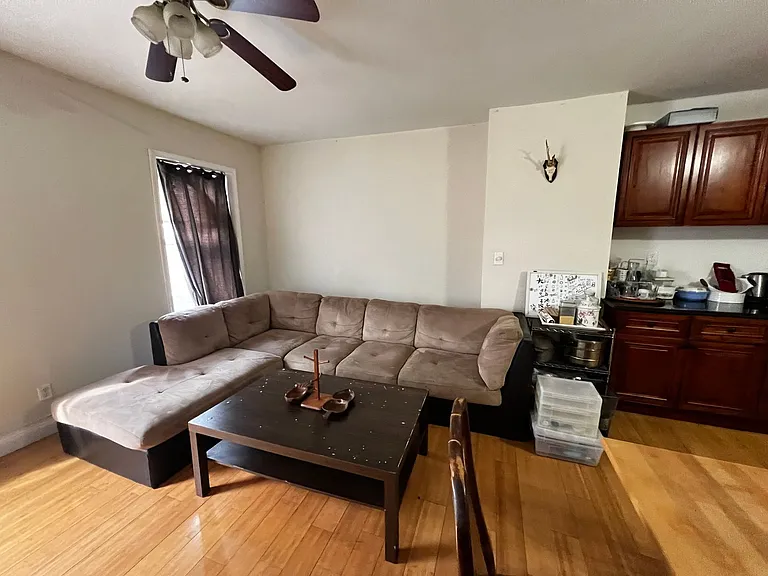 425 N Preston St — Photo 8