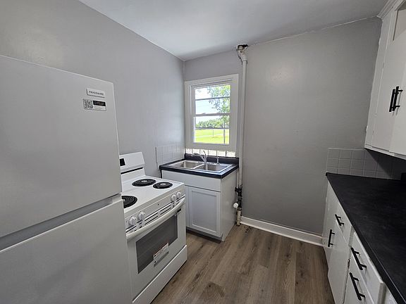 3rd image of 2214 Idaho St