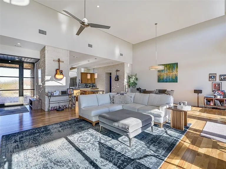 6813 Valburn Dr — Photo 3