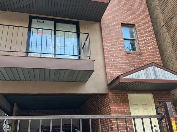 372-74 Summit Avenue image 26 of 46