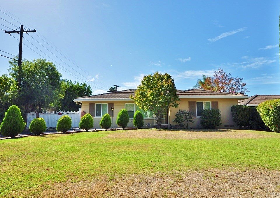 2nd image of 1012 Portola Dr