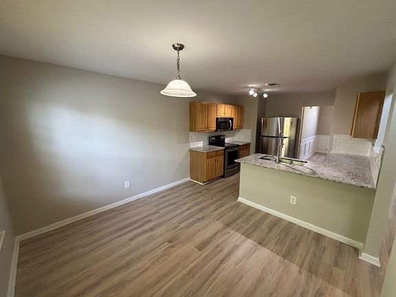 kitchen/breakfast area