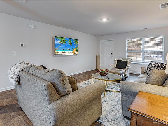 5th image of 503 Benford Ln