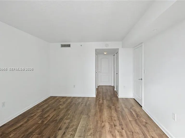 2101 Brickell Ave #CU-1611 — Photo 15