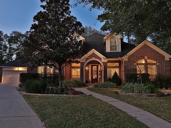 LARGE LOT ON A QUIET CUL DE SAC STREET