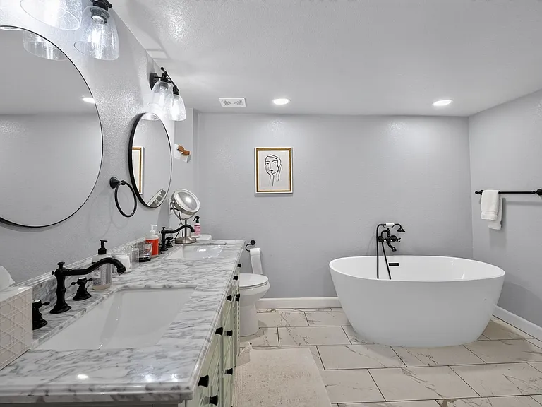 2615 W Caithness Pl — Photo 16