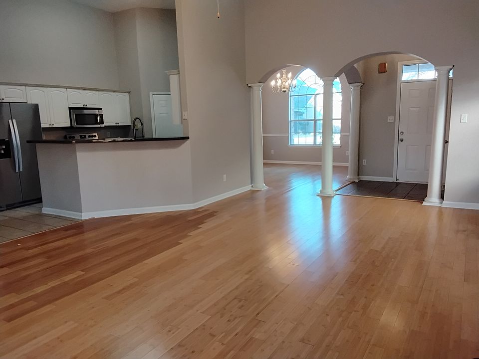 1st image of 9277 S Fairmont Cir