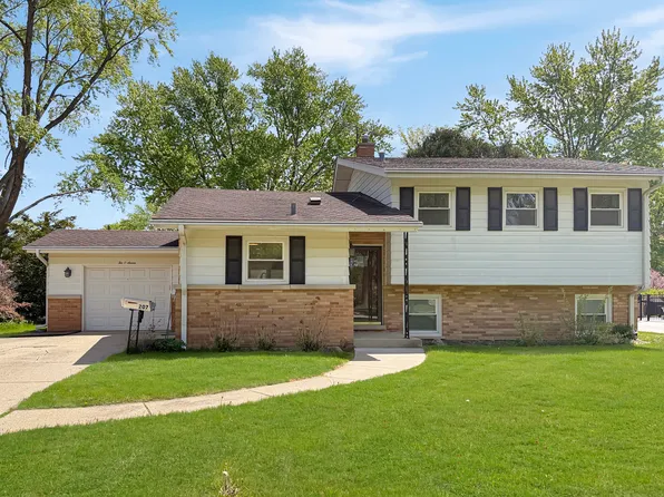 207 S Illinois Dr, Arlington Heights, IL 60005
