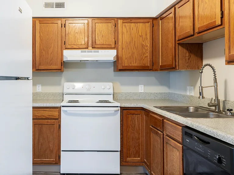 Lynn Park Apartments Welcome to historic Excelsior Springs! — Photo 19
