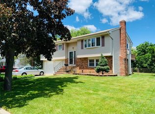 57 Bayside Pl, Amityville, NY 11701