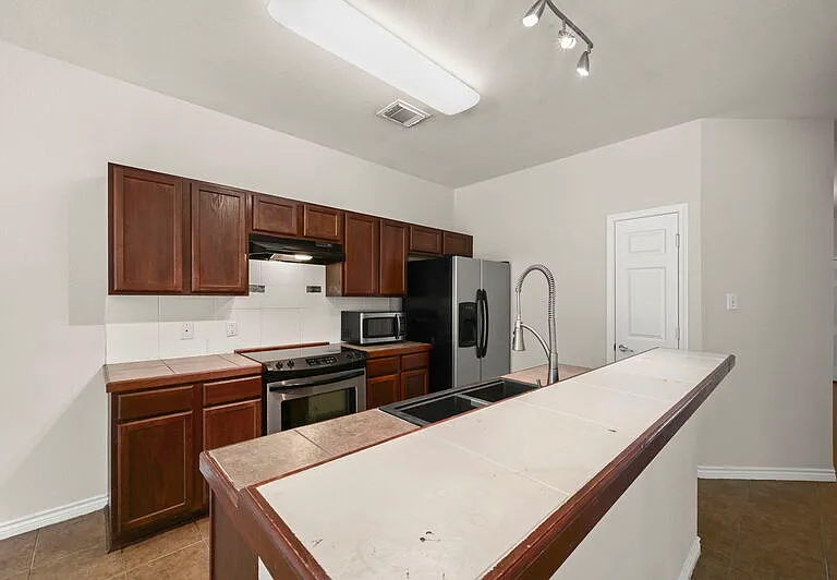 22898 Sabine Dr — Photo 10