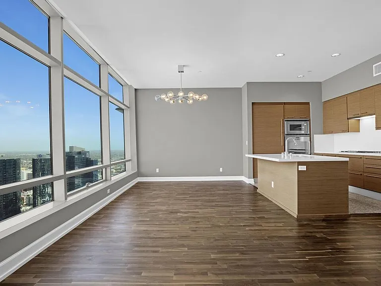 900 W Olympic Blvd #39C — Photo 1