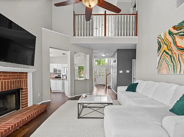 10800 Alexandria Dr — Photo 12