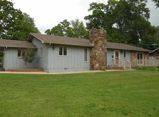 501 E Hadley St, Aurora, MO 65605