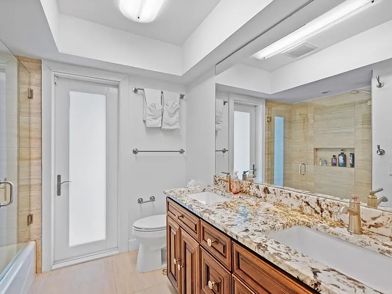 5921 SW 17th Ct — Photo 25