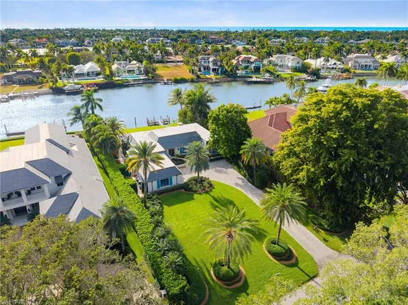 1060 Galleon Dr, Naples, FL 34102