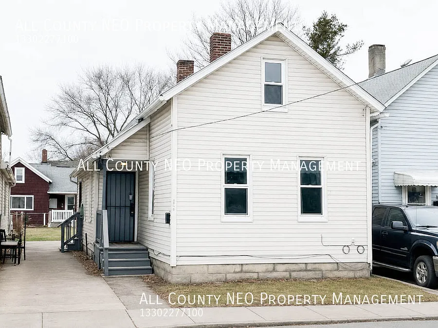 3400 E 52nd St