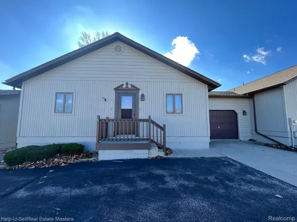 1930 River Rd, Marysville, MI 48040